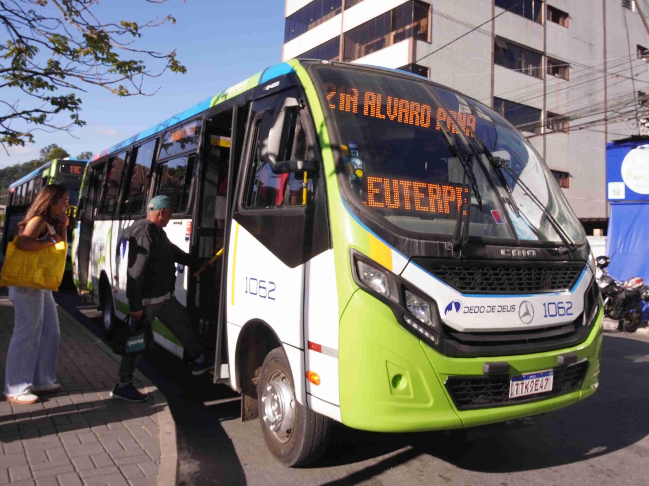 Ônibus utilizado no programa Domingão Tarifa Zero em Teresópolis.